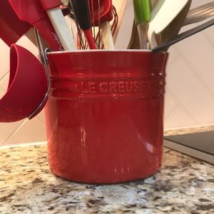Le Creuset Red 2.3L / 2.75 Qt Utensil Holder Crock